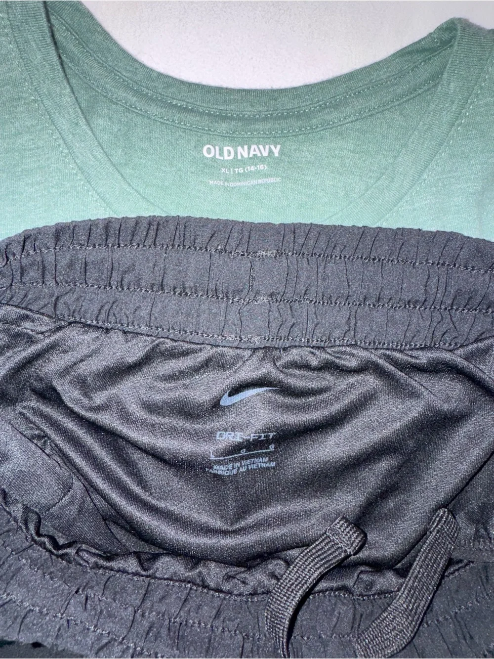 Nike Girls Black Athletic Shorts and graphic shirt. 2 pieces - Picture 4 of 4